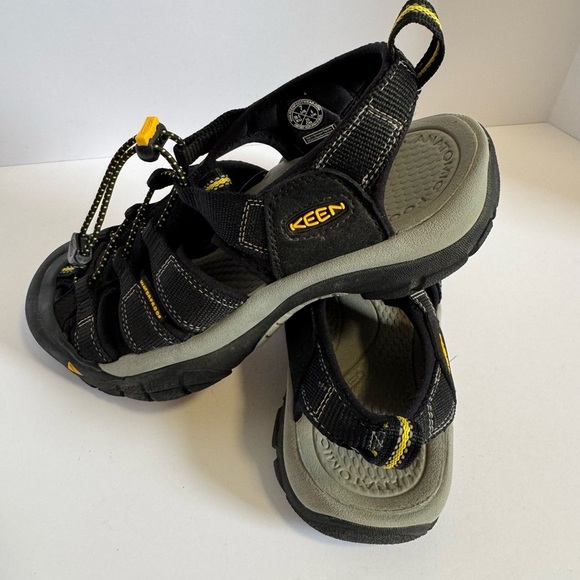 KEEN Men\'s Newport H2 Water Sport Hybrid Sandal size 7
